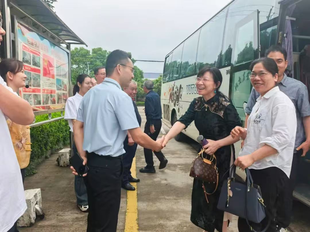 湘益茶香續(xù)薪火，校企共繪茯茶新篇——湖南農(nóng)大師生走進益陽茶廠開展實踐研學(xué)